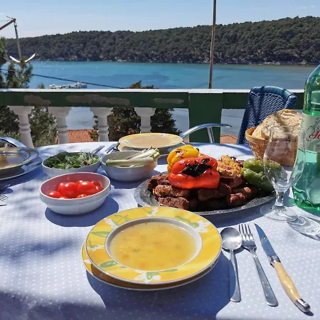فندق مبيت وإفطار Cosy Arba With Private Bathroom And Sea View Kampor