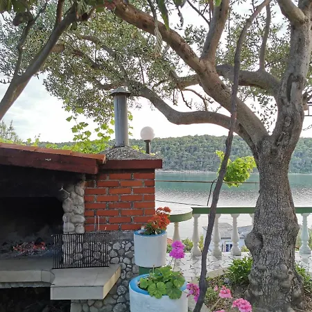 فندق مبيت وإفطار Cosy Arba With Private Bathroom And Sea View Kampor
